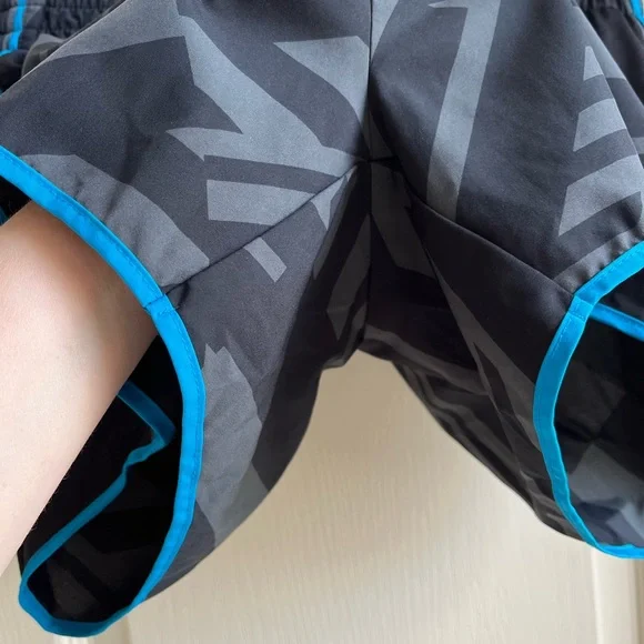 Nike Dri-Fit Running Shorts in Gray Geo Pattern and Blue - Picture 4 of 6